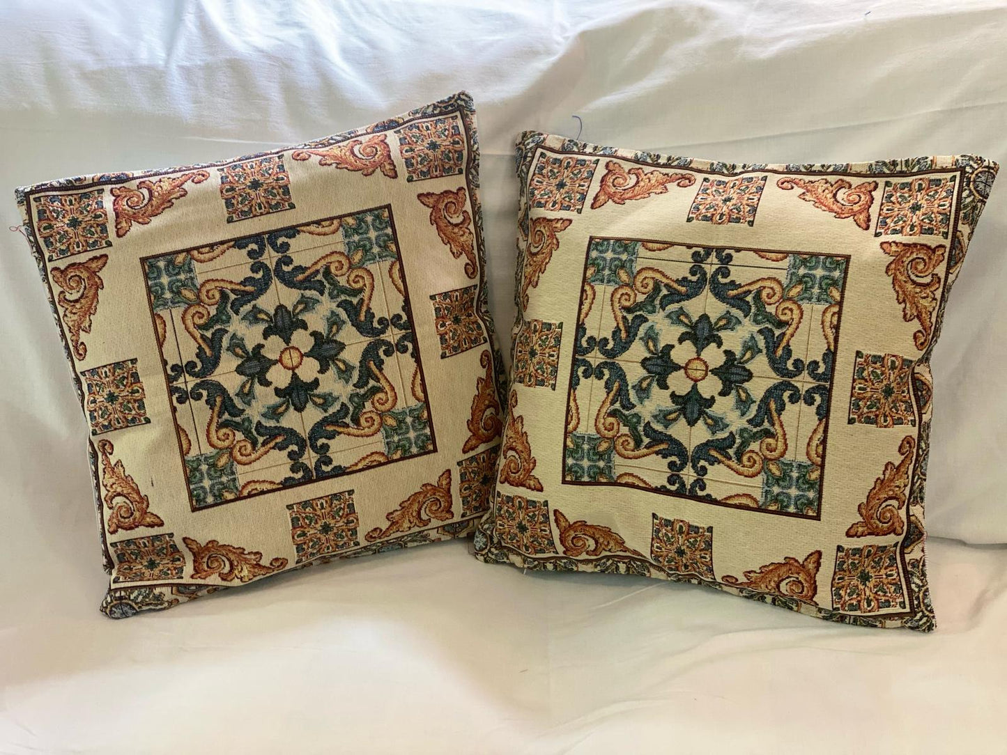 Gobelin Pillow 42x42